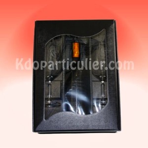 coffret vin et verres gravés coffret comprenant une bouteille de vin et 2 verres gravés