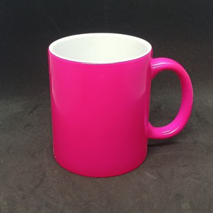 Mug personnalisé rose fluo
