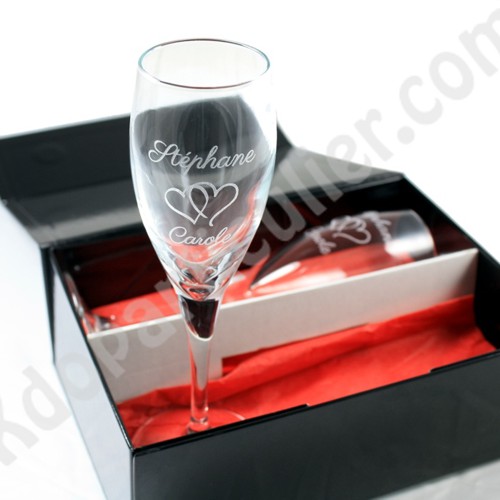 Coffret cadeau personnalisé de 2 flûtes à champagne gravées