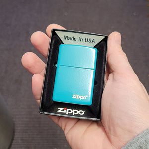 Briquet zippo personnalisé flat turquoise